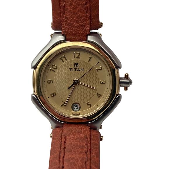 Titan Women's Quartz 28mm Watch -  E 193 India-New Battery - Adjustable Band WR - Picture 1 of 10